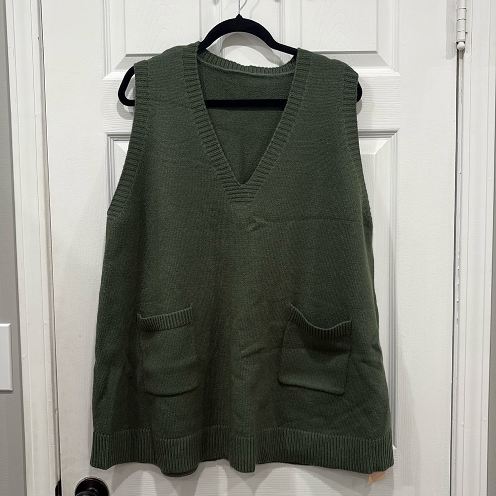 BloomChic green sweater vest 14/16 NWT